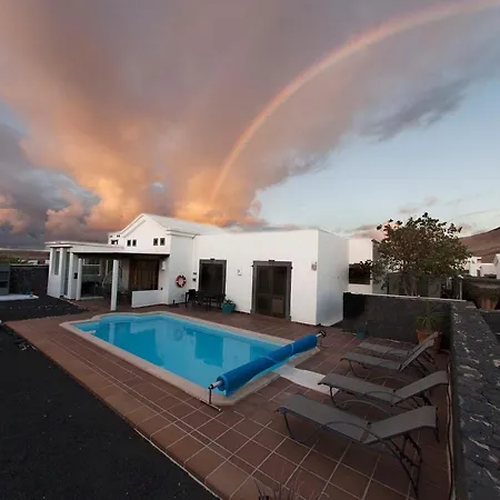 Marina Deluxe&spa Pool Playa Blanca (Lanzarote)